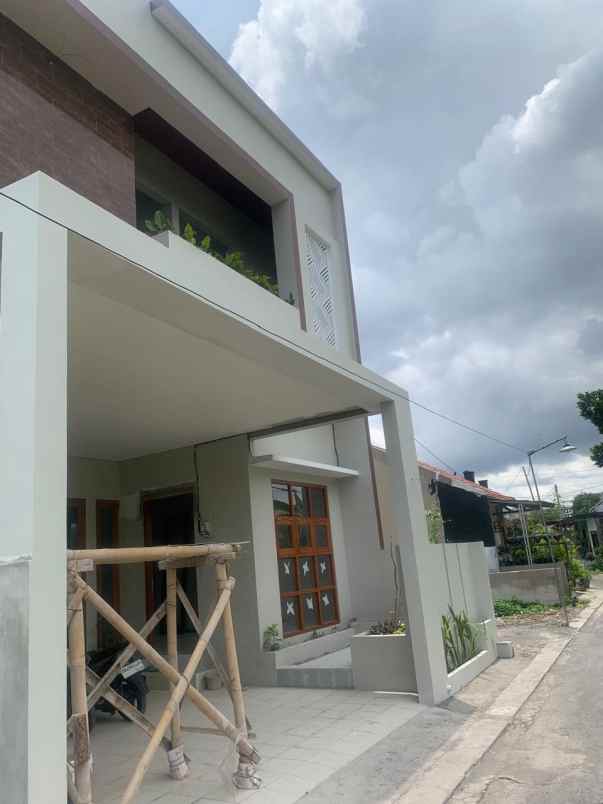 dijual rumah pugeran