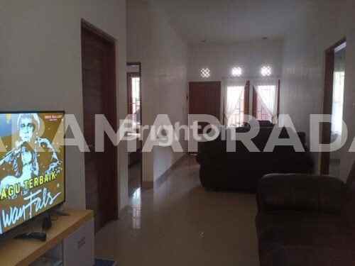 dijual rumah puri gading