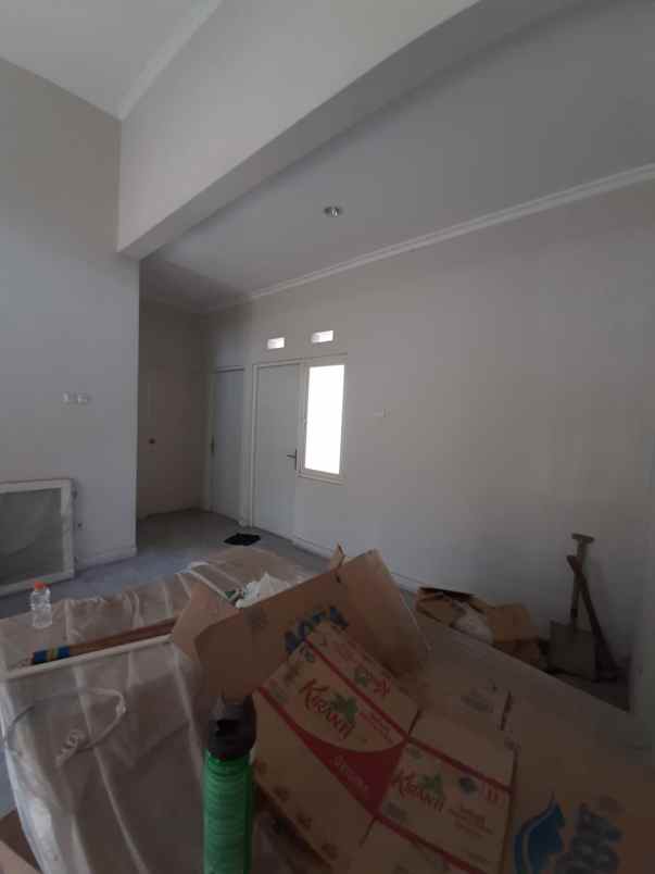 dijual rumah puri surya jaya cluster