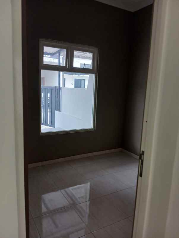 dijual rumah purimas regency