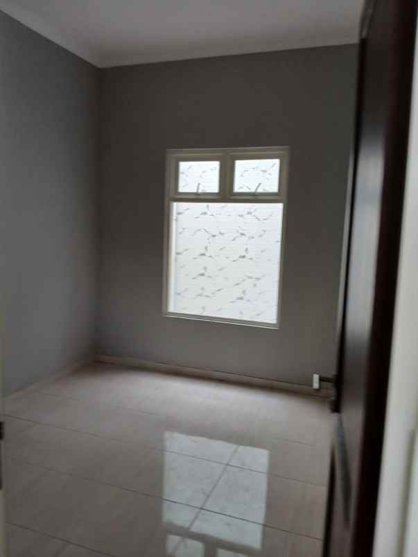 dijual rumah purimas regency