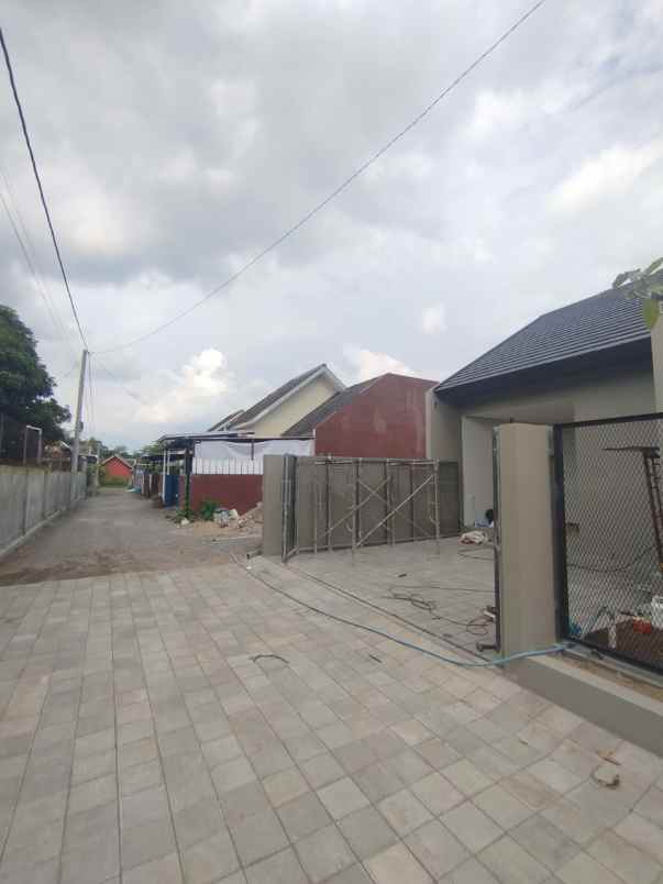 dijual rumah purwo martani kalasan