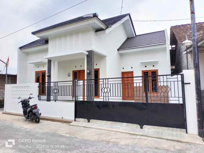 dijual rumah purwomartani kalasan