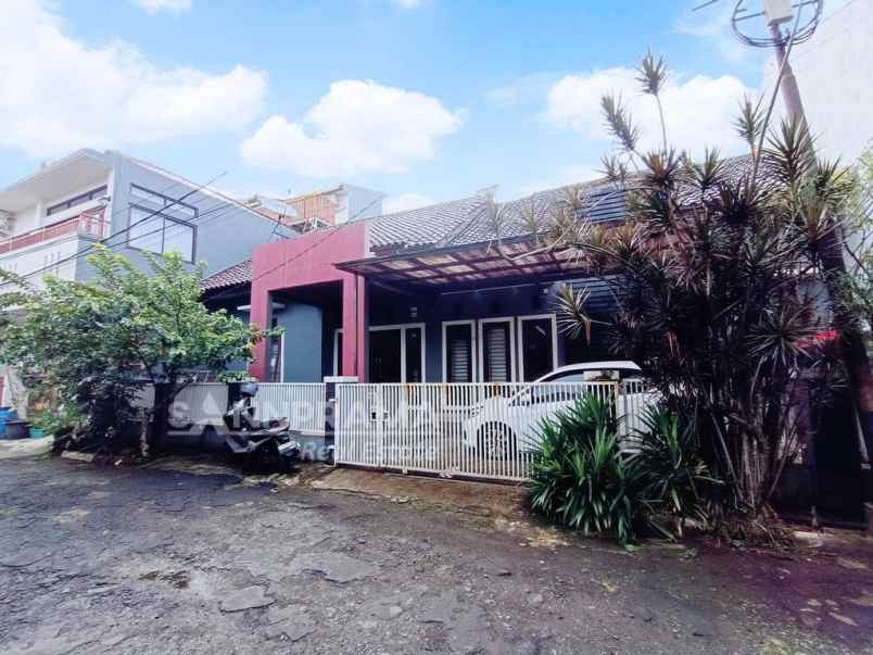 dijual rumah rangkapan jaya depok