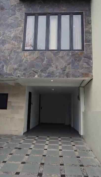 dijual rumah raya sanur