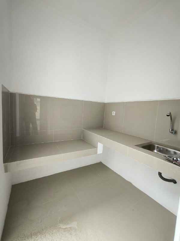 dijual rumah regency one pogot