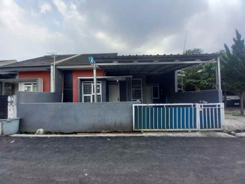 dijual rumah riungbandung