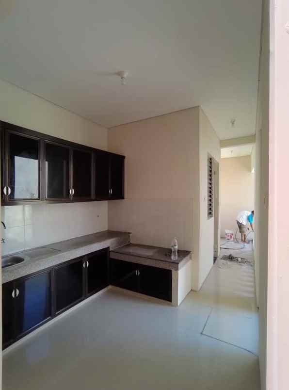 dijual rumah royal residence