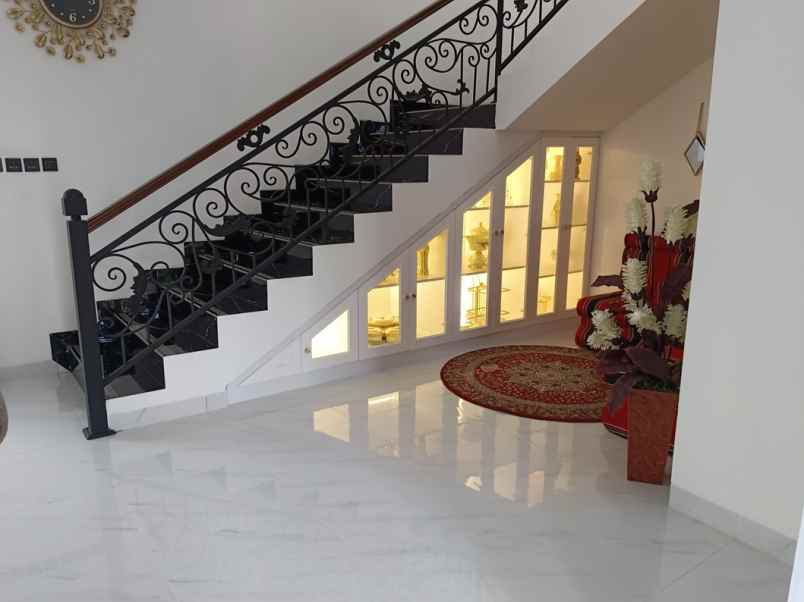 dijual rumah rumah jl bambu apus raya