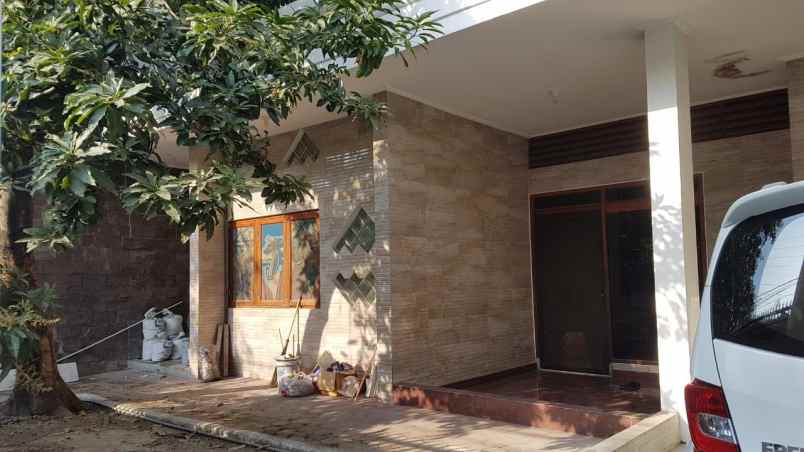 dijual rumah rungkut
