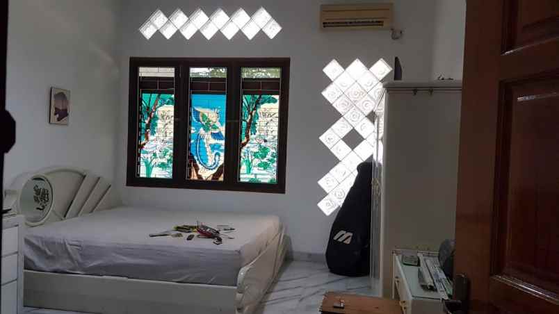 dijual rumah rungkut