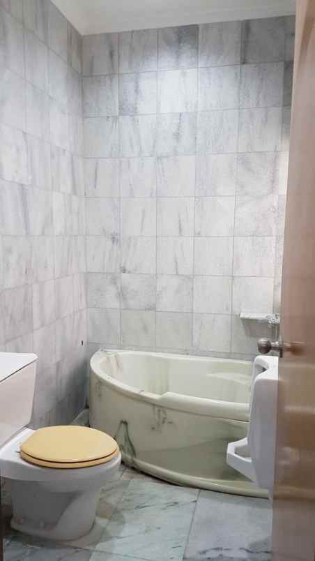 dijual rumah rungkut