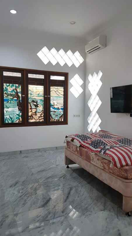 dijual rumah rungkut