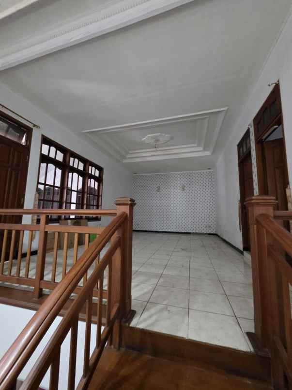 dijual rumah rungkut