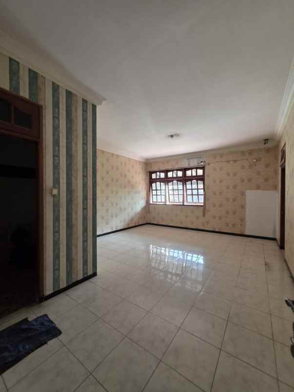 dijual rumah rungkut