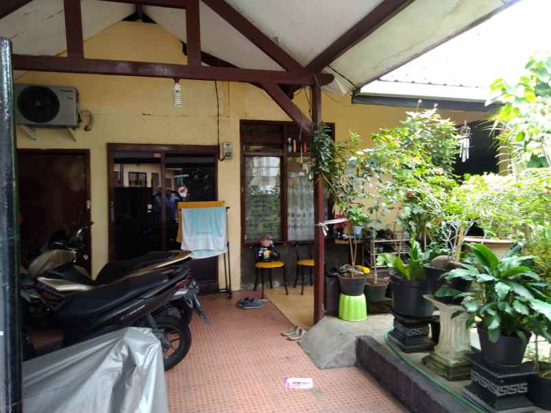 dijual rumah rungkut asri