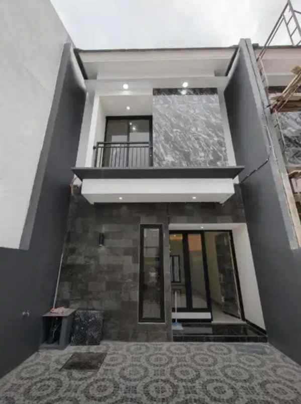 dijual rumah rungkut asri