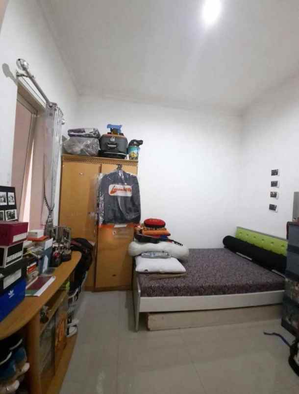 dijual rumah santosa asih