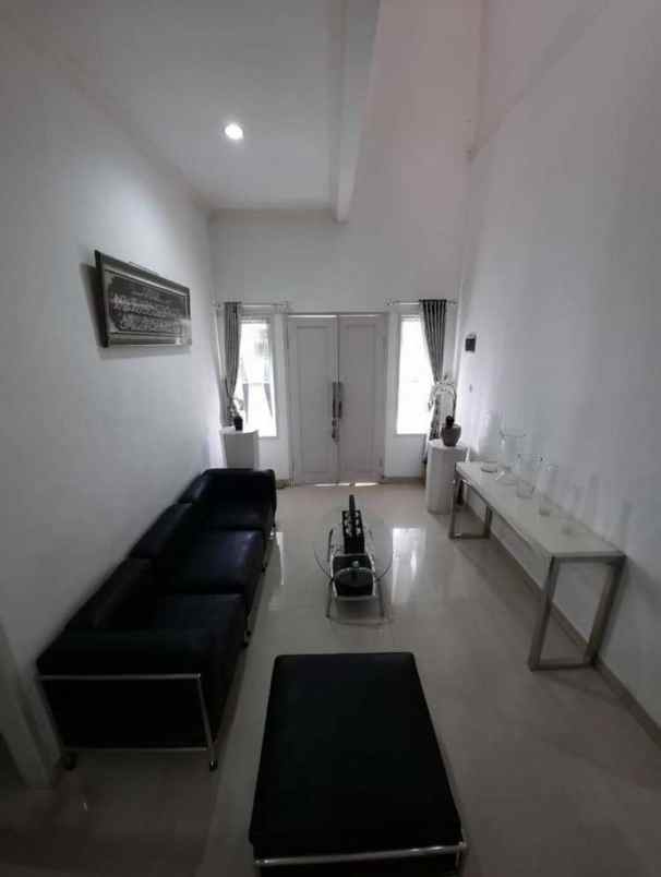 dijual rumah santosa asih