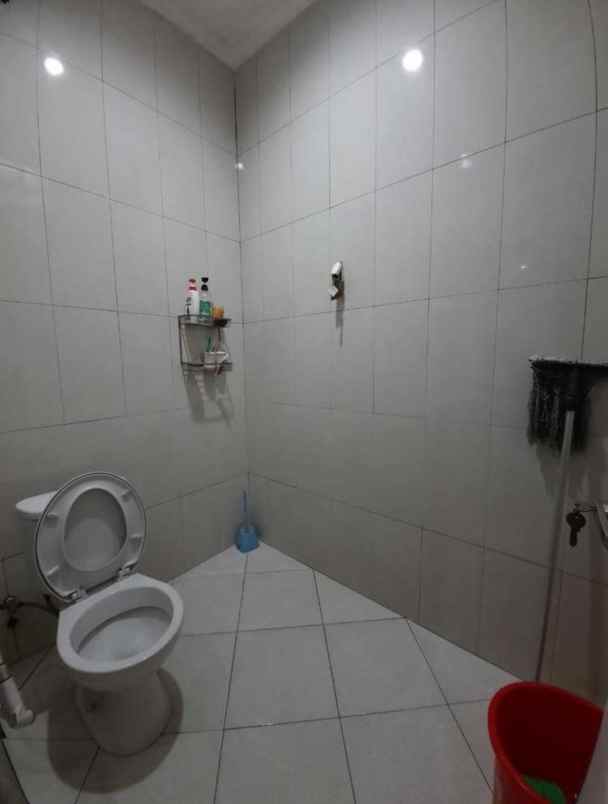 dijual rumah santosa asih