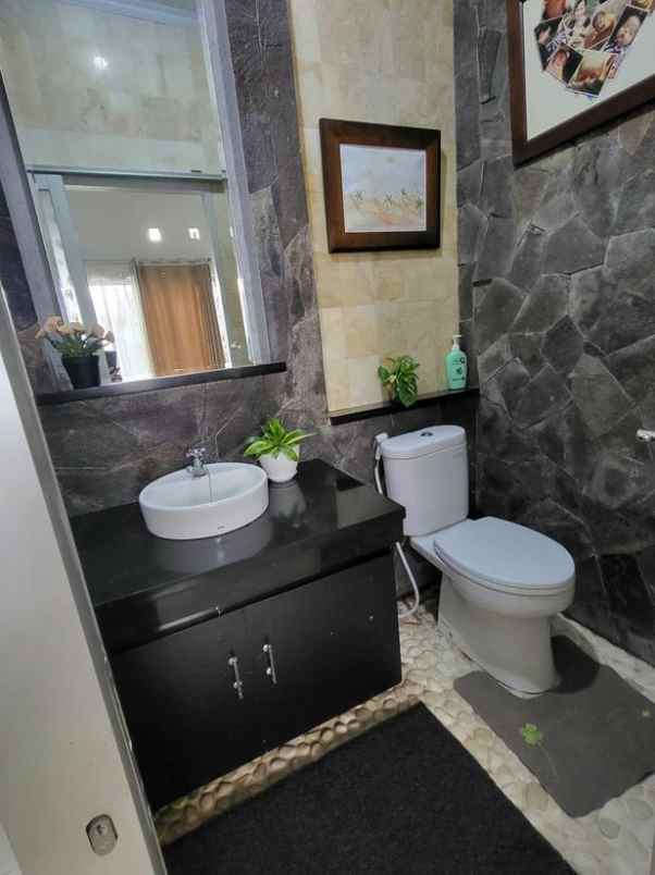 dijual rumah sariwangi gegerkalong bandung