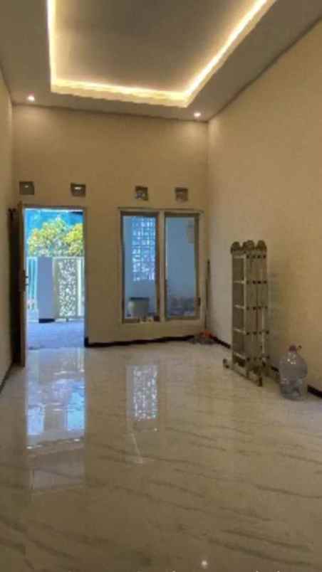 dijual rumah sawojajar