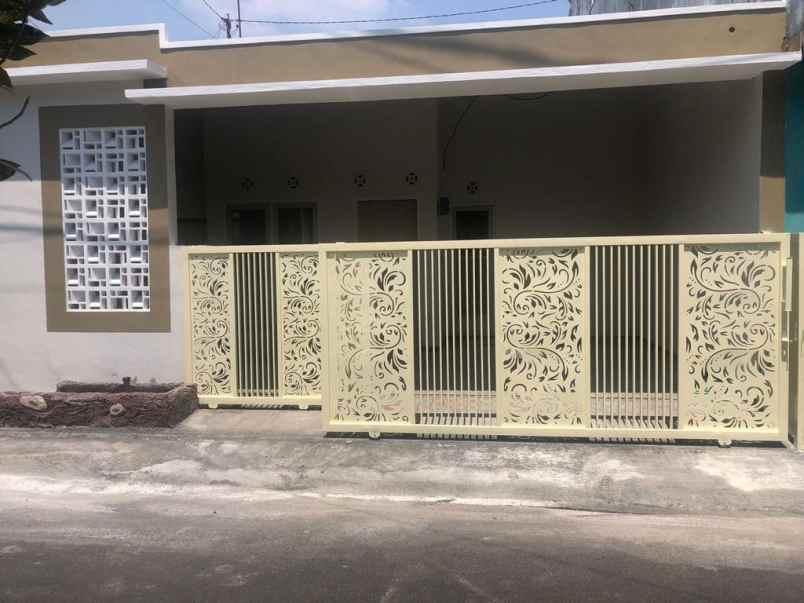 dijual rumah sawojajar