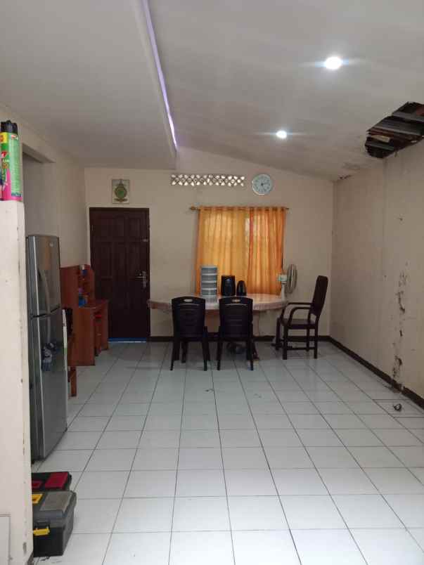 dijual rumah second di reni jaya pondok petir depok