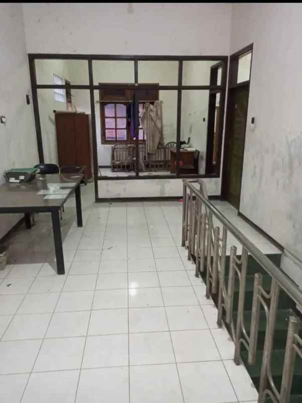 dijual rumah semampir tengah