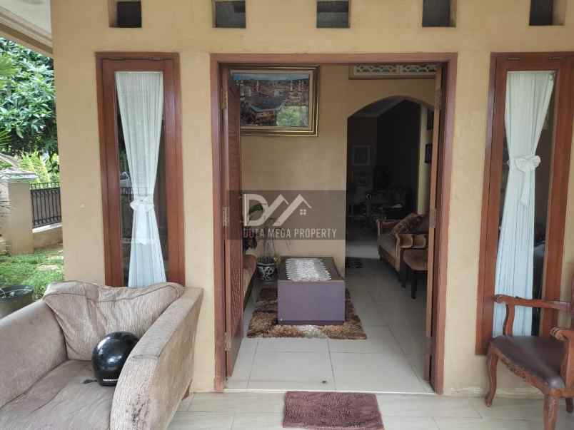 dijual rumah semi furnished di graha raya bintaro