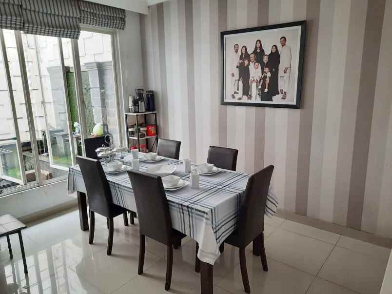 dijual rumah senayan bintaro jaya