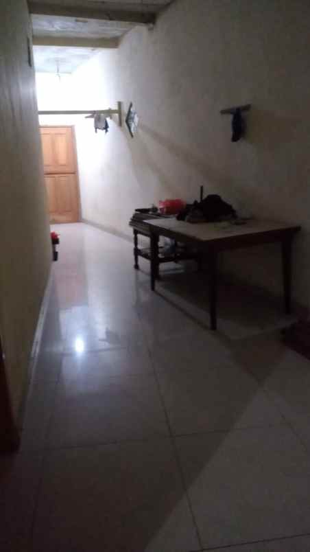 dijual rumah senen