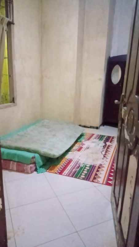 dijual rumah senen