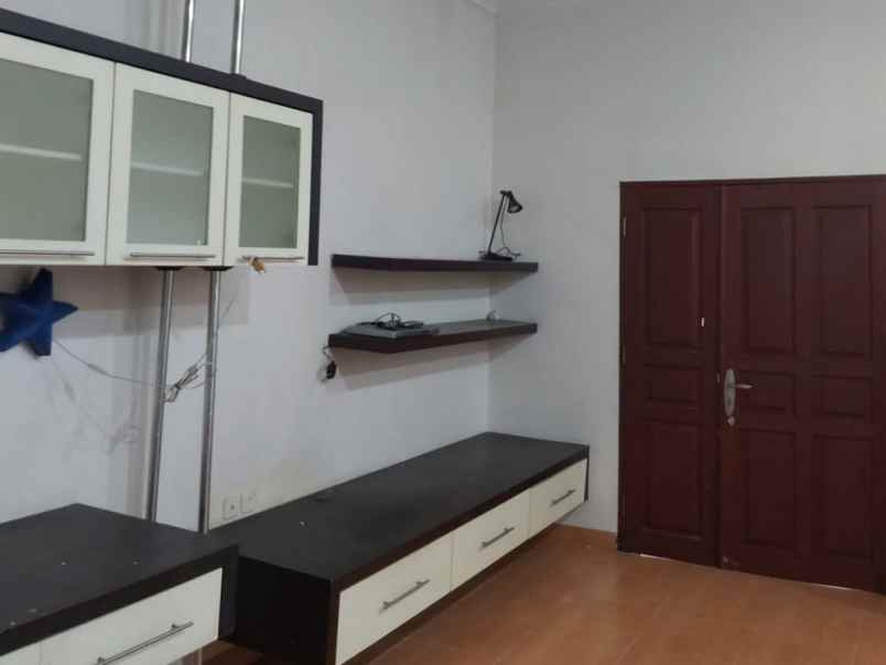 dijual rumah siap huni kompek cemara asri