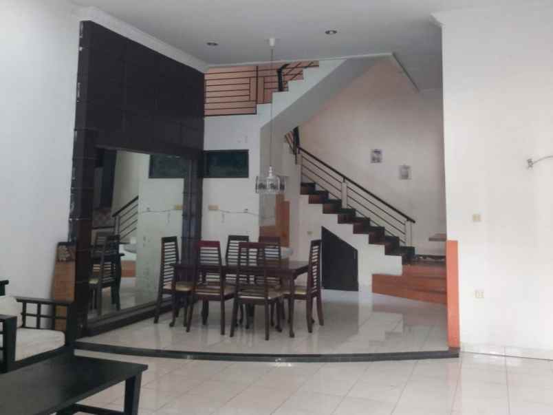 dijual rumah siap huni kompek cemara asri