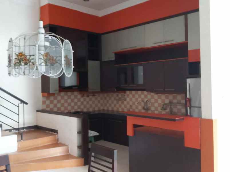 dijual rumah siap huni kompek cemara asri