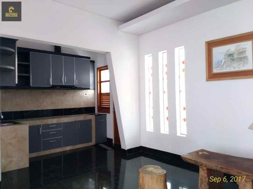 dijual rumah sip764