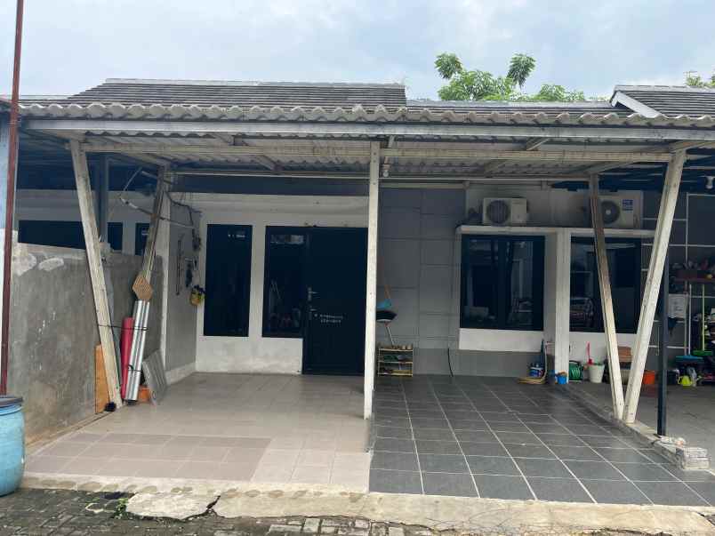 dijual rumah sriamur