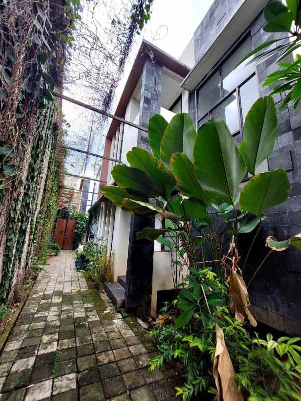 dijual rumah strategis jakarta selatan