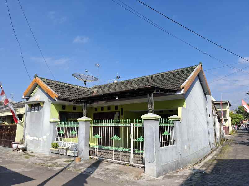 dijual rumah sumbersari