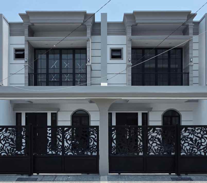 dijual rumah sutorejo