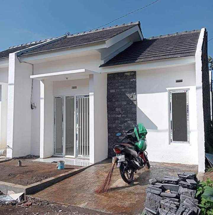 dijual rumah tajinan