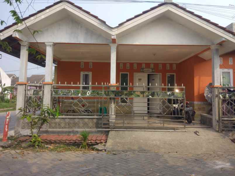 dijual rumah talaga bestari tangerang