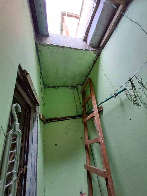 dijual rumah taman alamanda karangsatria