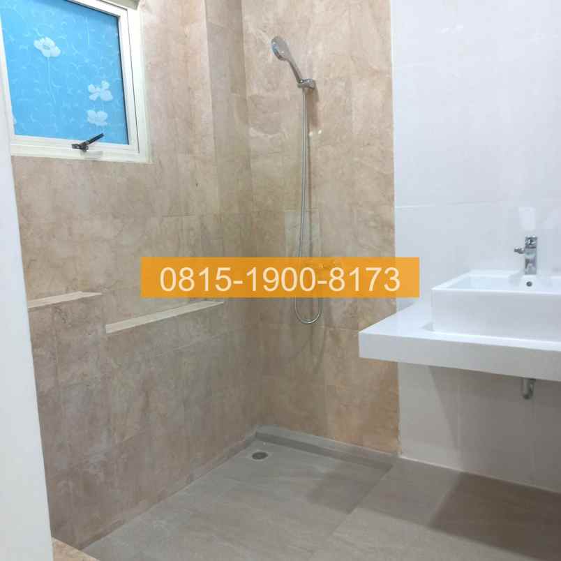 dijual rumah taman kebon jeruk blok aa5