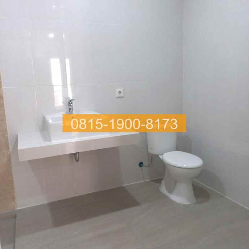 dijual rumah taman kebon jeruk blok aa5