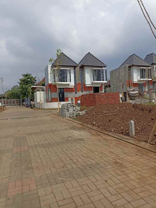 dijual rumah temas