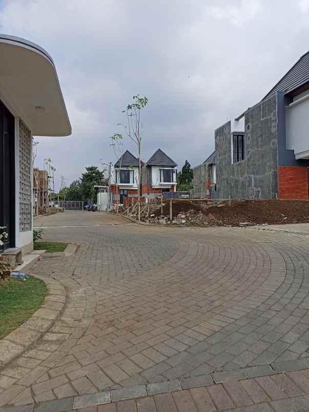 dijual rumah temas