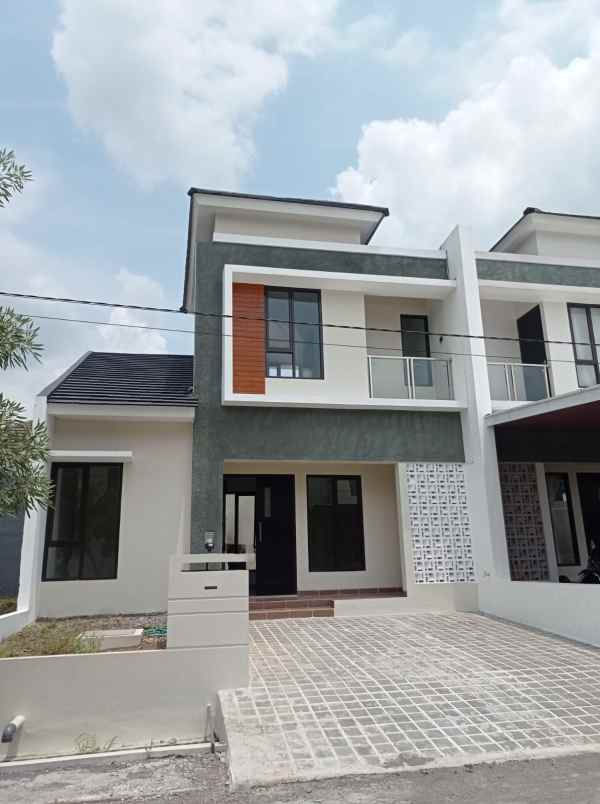 dijual rumah tembalang