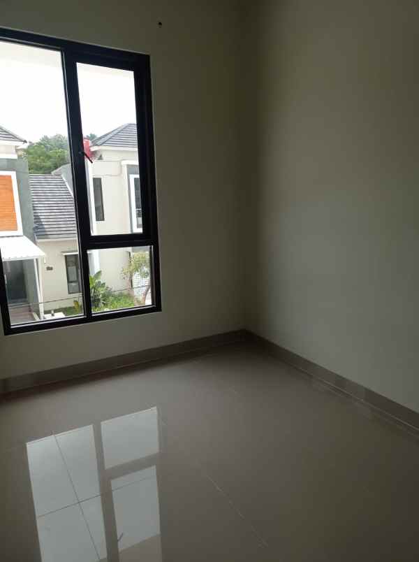 dijual rumah tembalang